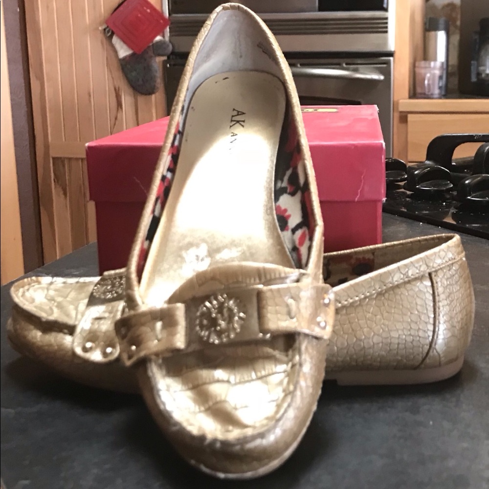 Anne Klein flats size 4